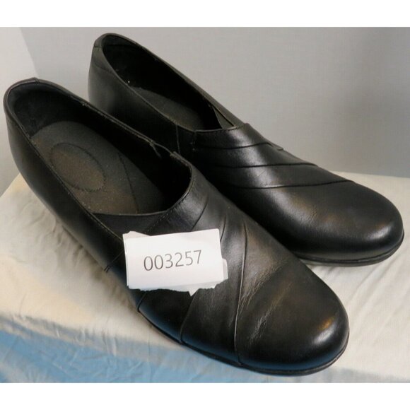 VTG Clarks Women’s Heeled Slip On Shoes Black Size 10M - Picture 5 of 5